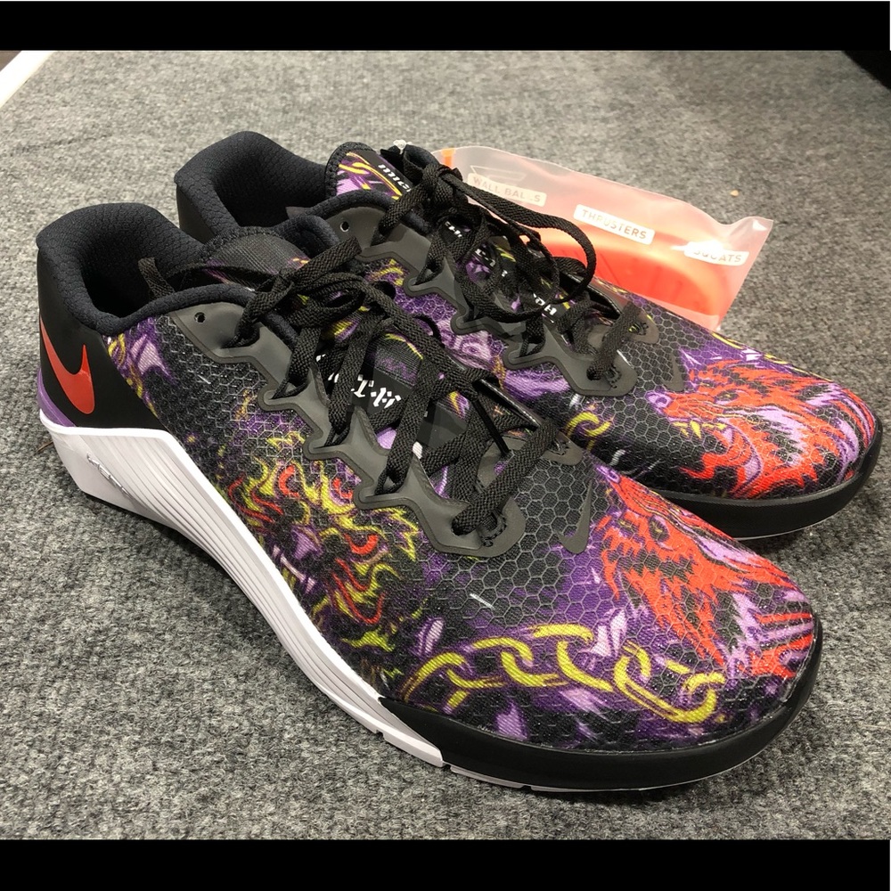 Nike Metcon 5 Black/Bright Cactus/Purple Nebula Sz 13, Never worn